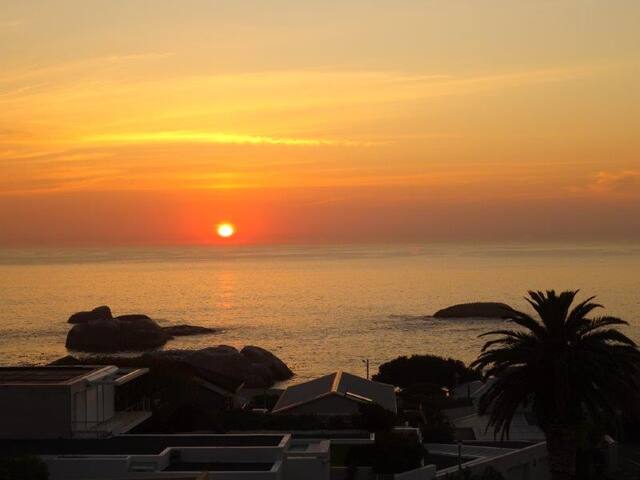 Power backup Oceanfront Residence 80m from the sea gallery image 4