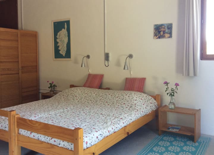 спална соба 2.
 со два единечни кревета