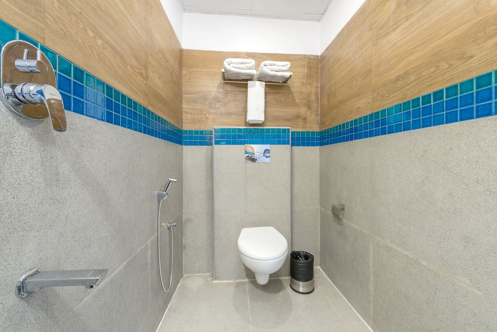 Deluxe Room - Bathroom