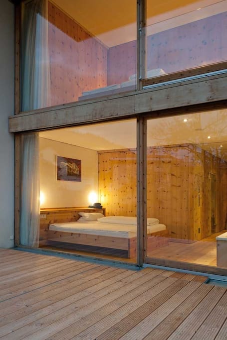 Schlafzimmer im UG mit Terasse
