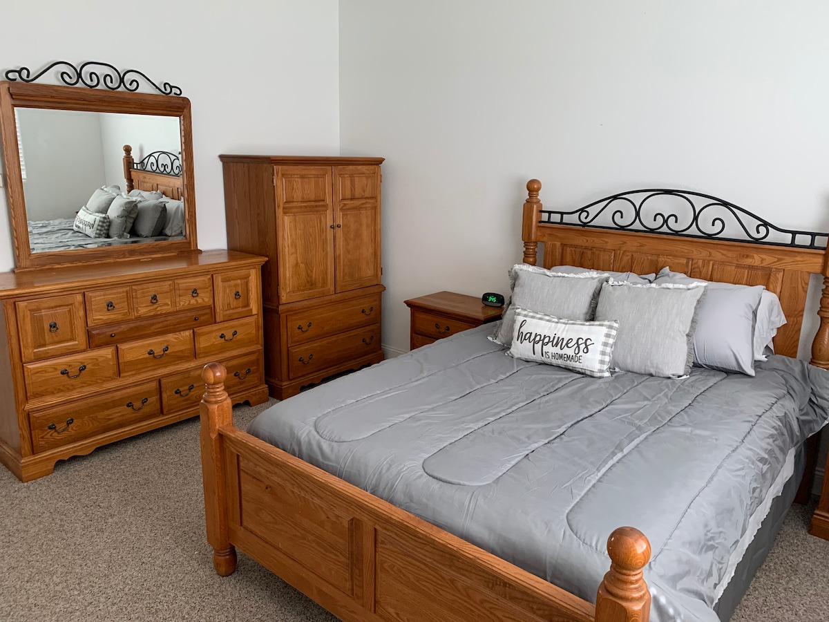 Dormitorio tamaño queen 3