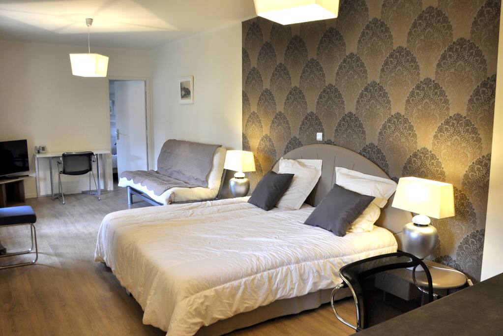Appartement refait à neuf (56m2)
Coin salon TV
