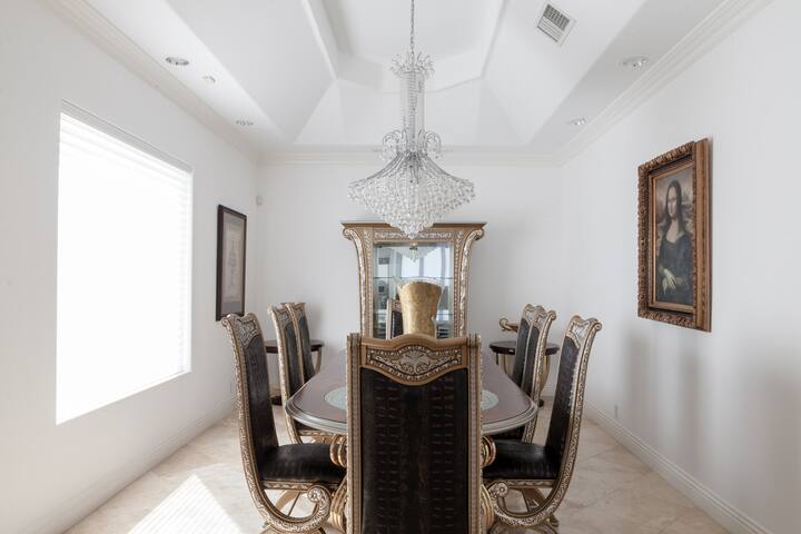 Beautiful Mansion 4bdr + 8baths gallery image 3