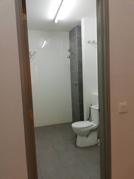 the bathroom is attched to the bedroom. so, no need to go out of the room to go in ur private bathroom. good, heee?