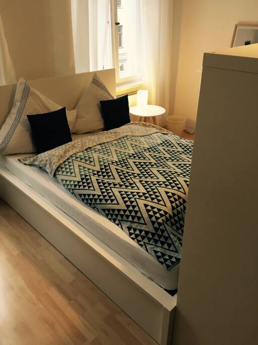 Bett im Gästezimmer