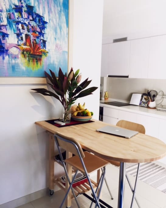 Breakfast table next to the kitchen