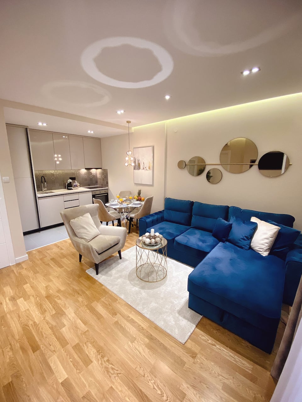 Tiffany Lux Apartment — photo 1