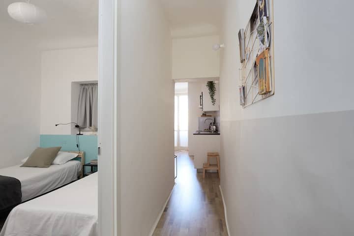 Korridor hyrjeje në sallon