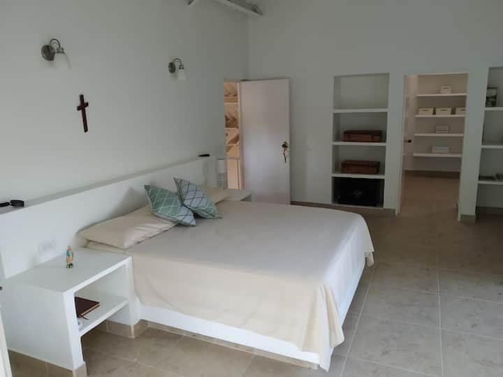 חדר 1 (ראשי - קומה 2)