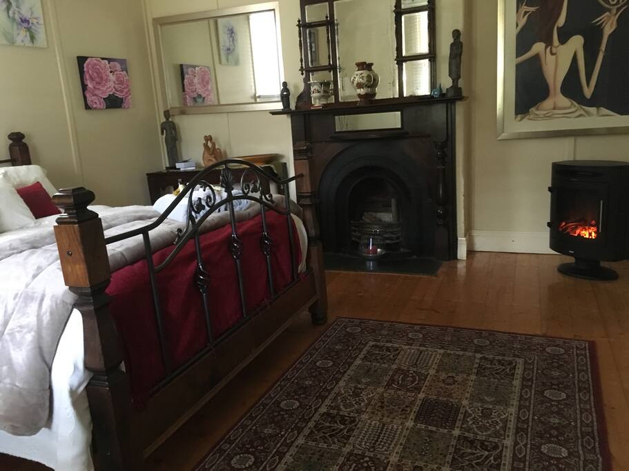 Large Spacious Guest Bedroom