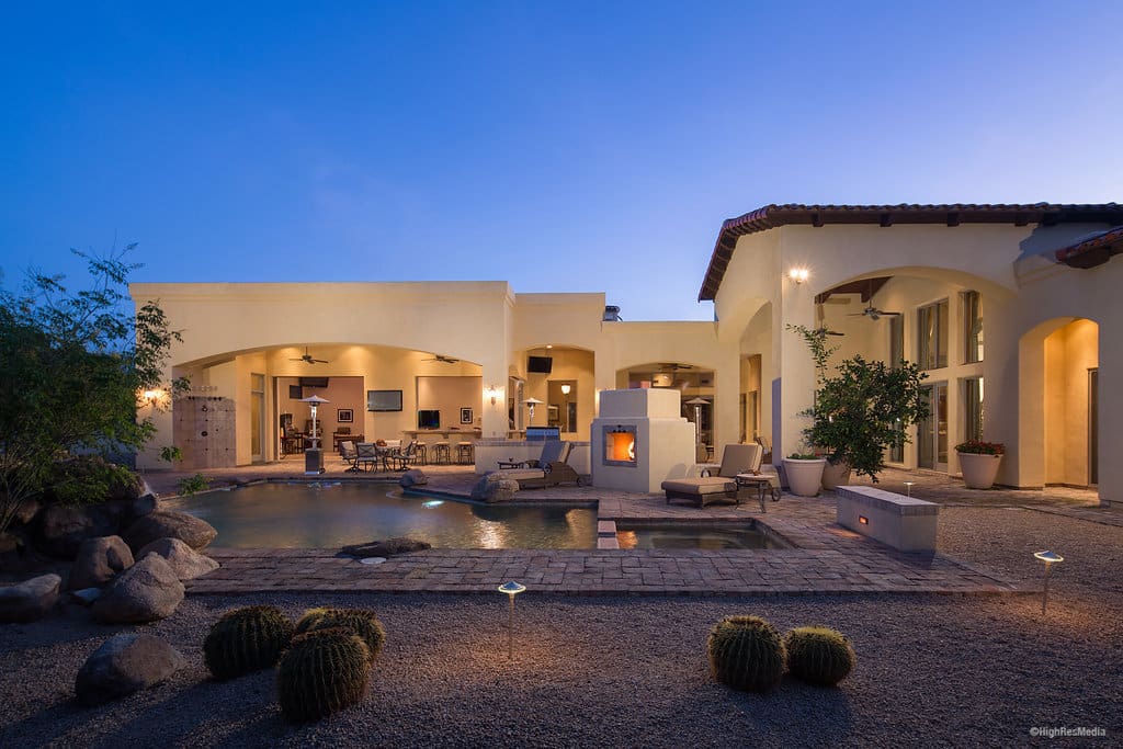 Updated pool & spa, bbq, & more.
