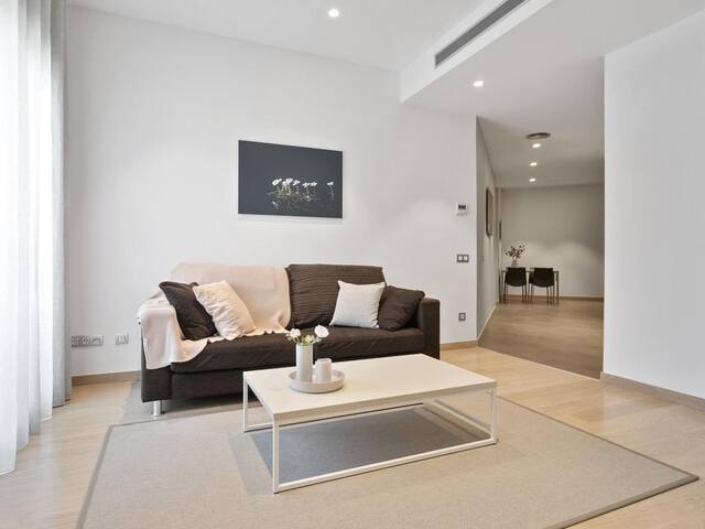 2 bedroom and 2 bathrooms apartment with balcony gallery image 2