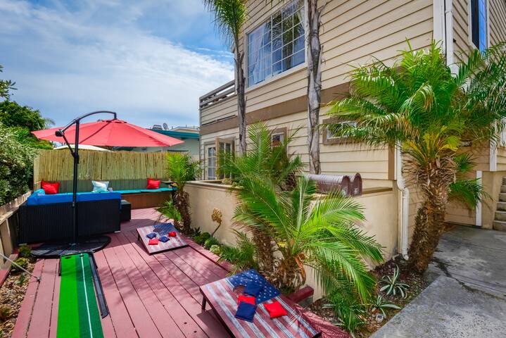 ☀ Mission Beach Mega Mansion Sleeps 16☀ gallery image 3