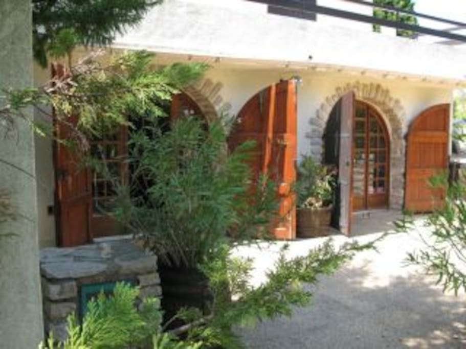 Rez -de-chaussée avec terrasse