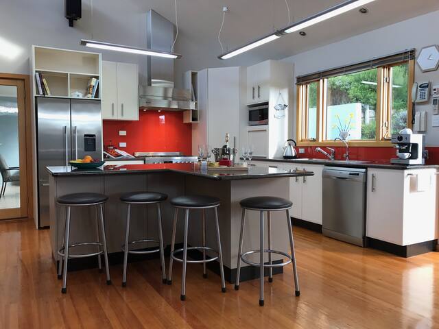 Gilligans gallery image 4