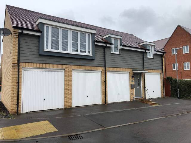 Whole Beautiful detached coachhouse 2 Bed rooms