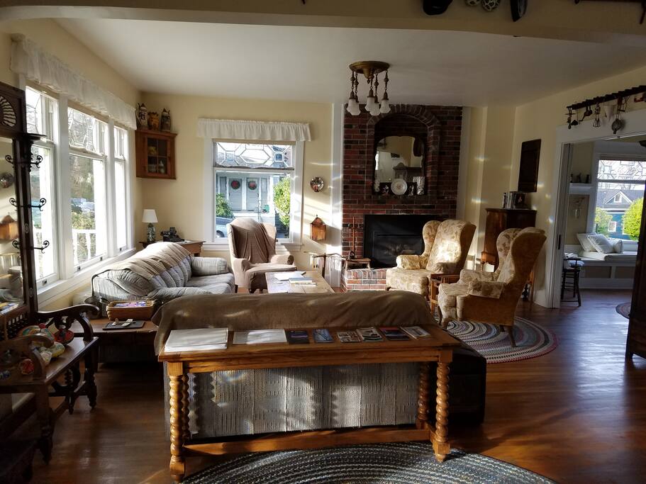Living room for guests only