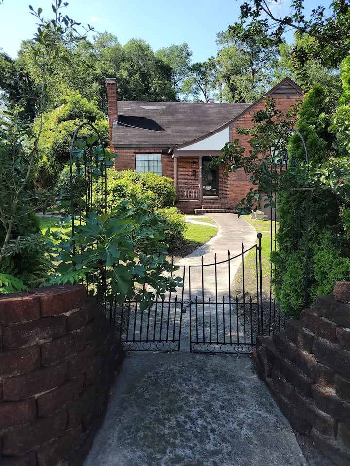 Private Brick Cottage Near Downtown W/ Driveway - Wilmington, NC