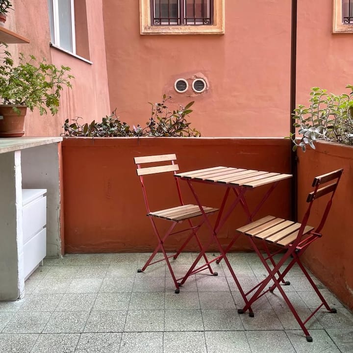 House With Balcony. Pigneto, Rome - Rom