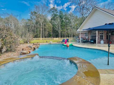 Country Getaway Magnolia Forest Home | 10 Acre Lot