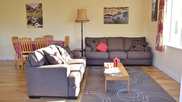Golden Hills Farm - Great Views Plus Swimming Pool - Brightwater