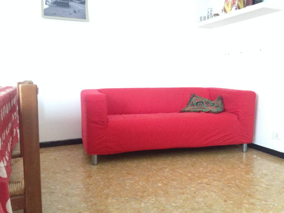 Yes, it is!! Let me present the couch!!