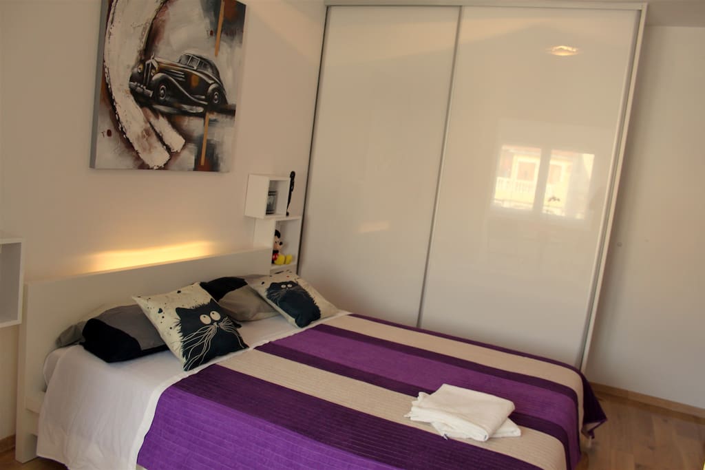 Bedroom with one matrimonial bed