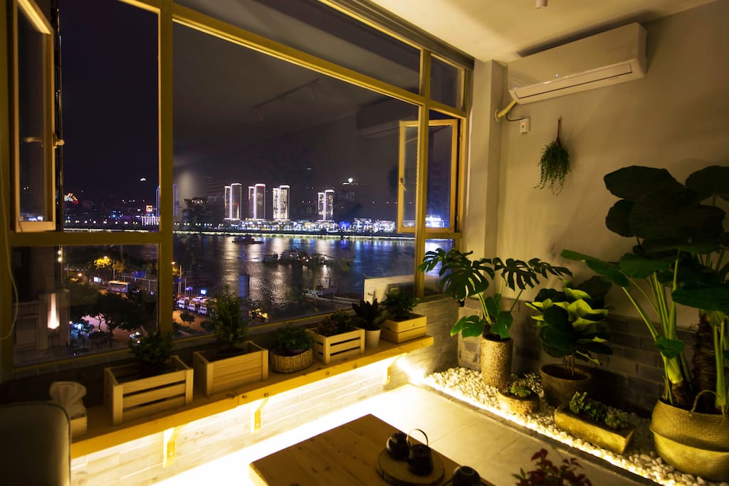 滨江公寓,一线无敌江景房,超美夜景