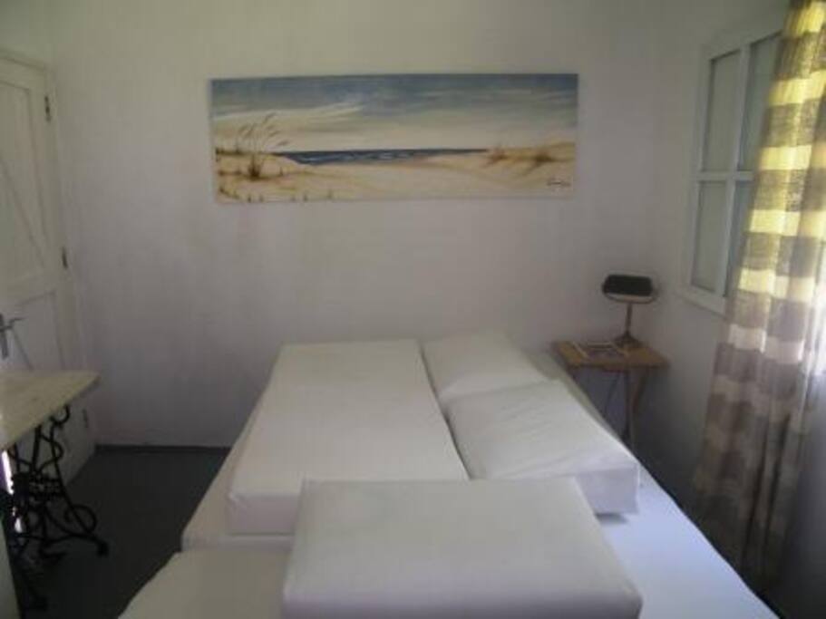 bedroom with doble bed