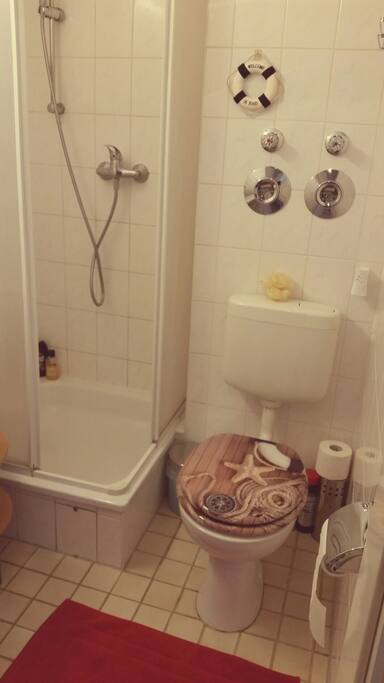 Bad mit Dusche