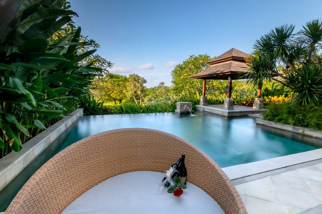 private pool