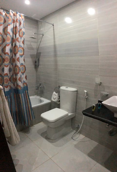 Private room with rooftop pyramid view