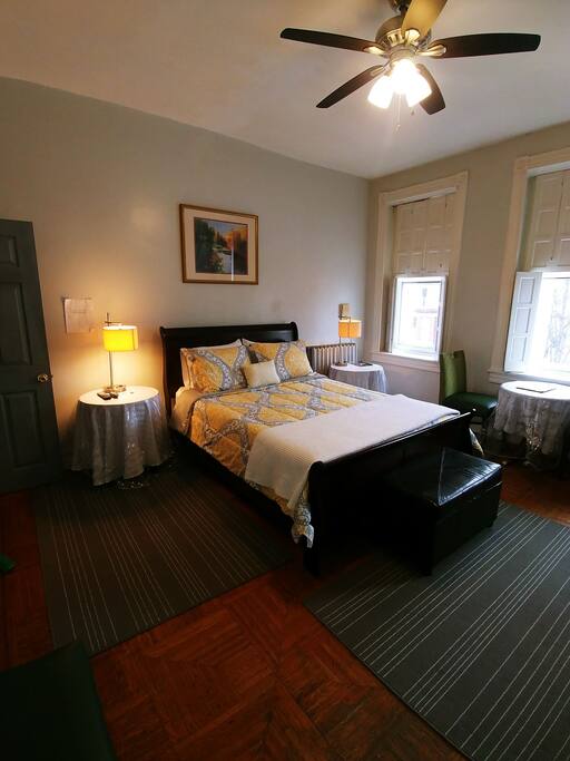 MAIN SLEEPING AREA