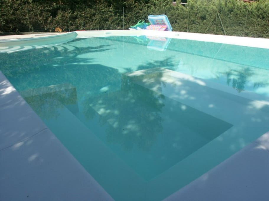 Pool mit Sitzecke im Pool
