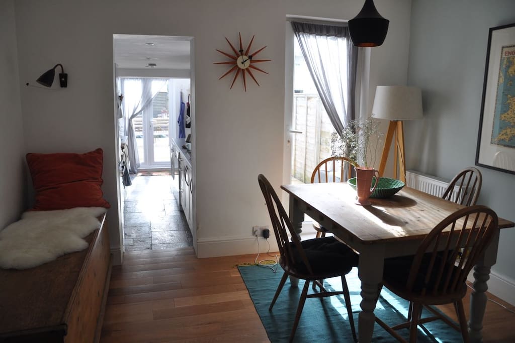 dining room leading in to the kitchen