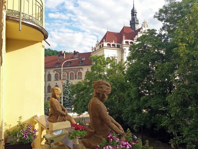 Art Nouveau Treasure gallery image 5