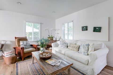 Successful Airbnb property: Beautiful cottage in Culver City in Culver City