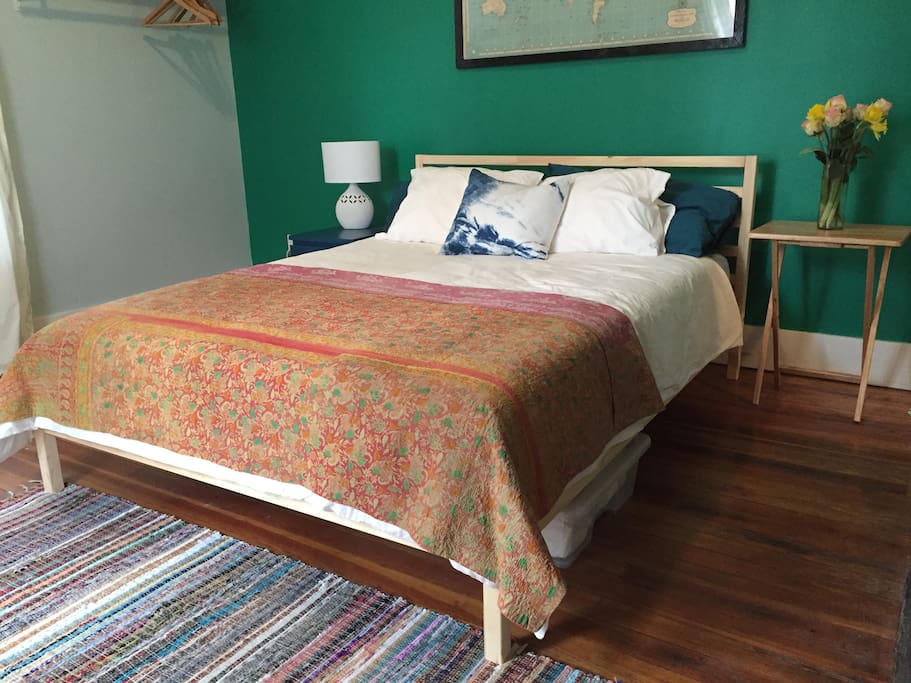 Queen size bed- (With a brand new firm memory foam mattress!)