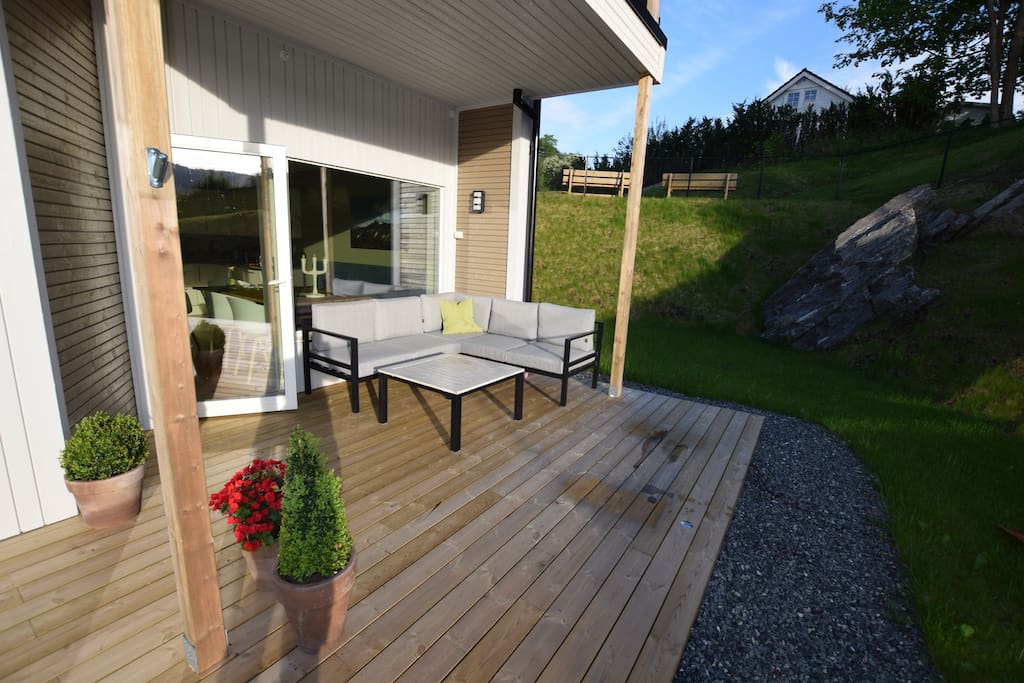 Terrace with entrance to the living room
