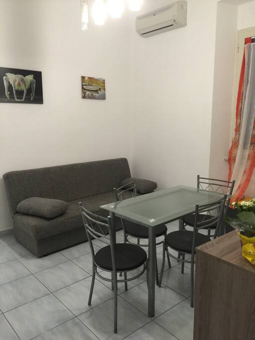 Soggiorno con divano letto