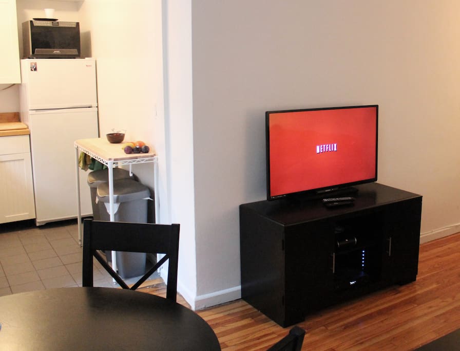 42" TV with cable AND Netflix included