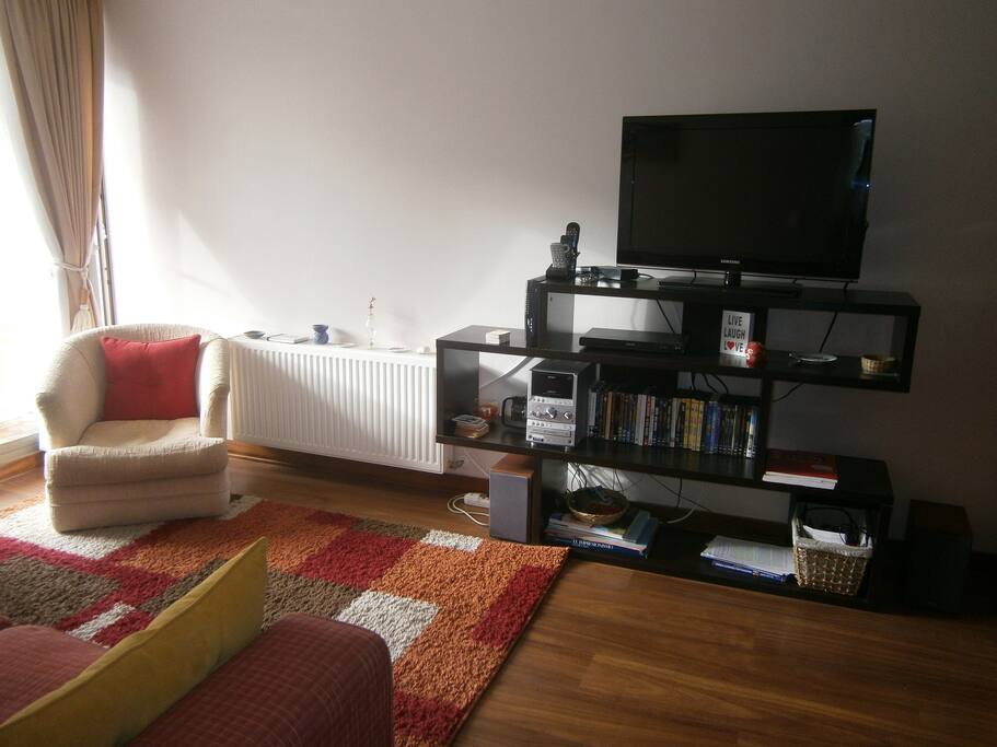 El departamento cuenta con TV cable y wifi.