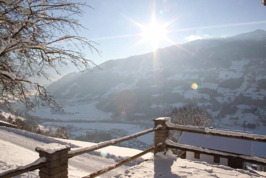 Wunderschöner Panoramaausblick von der Terrasse in den Süden