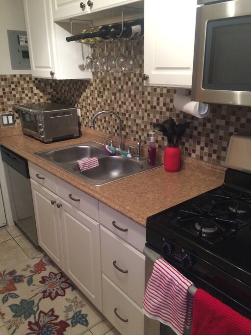 Kitchen, toaster over, gas stove