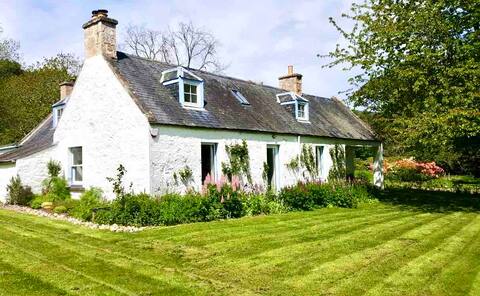 19th Century Miller's Cottage with stunning views
