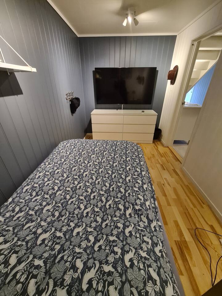 1 ห้องนอนพร้อมเตียงกว้าง 120 ซม.