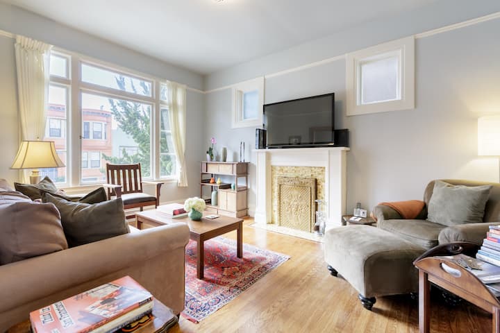 Relax in a Charming Edwardian Flat in Russian Hill