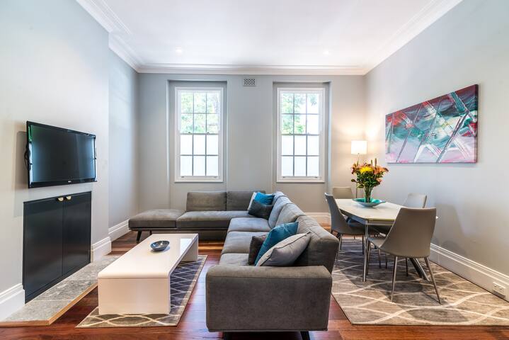 Modern Heritage Terrace Downtown City Views 2 BR