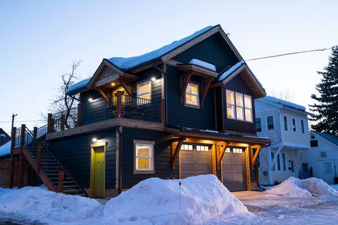 Perfect Downtown Location with view of Big Mtn