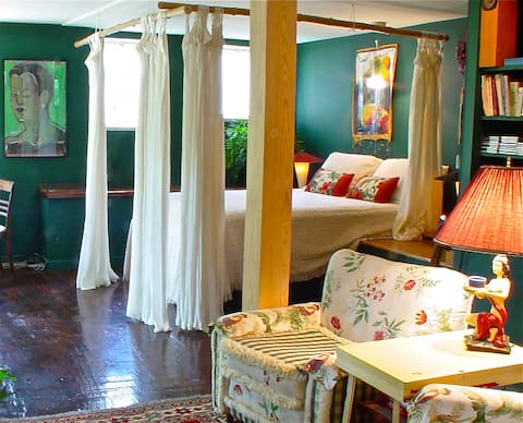 Belladonna Cottage Garden Level Historic district